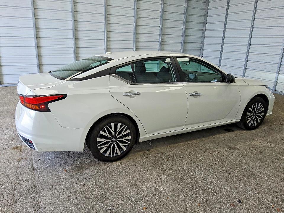 2025 Nissan Altima VIN 1N4BL4DV6SN400024 COPART salvage auction — SIDE, Fl - Certificate Of Title, sold $8,300 on 2026-07-28 (photo 3)