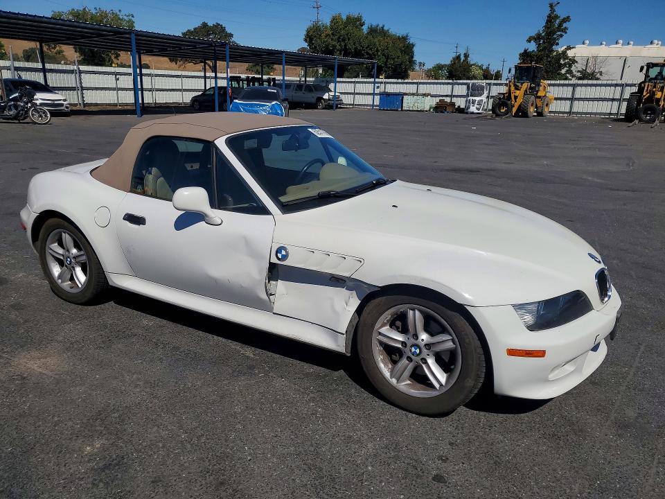 2001 BMW Z3 VIN WBACN33471LM01122 COPART salvage auction — FRONT END, CA - SALVAGE CERTIFICATE, sold $500 on 2026-08-04 (photo 4)