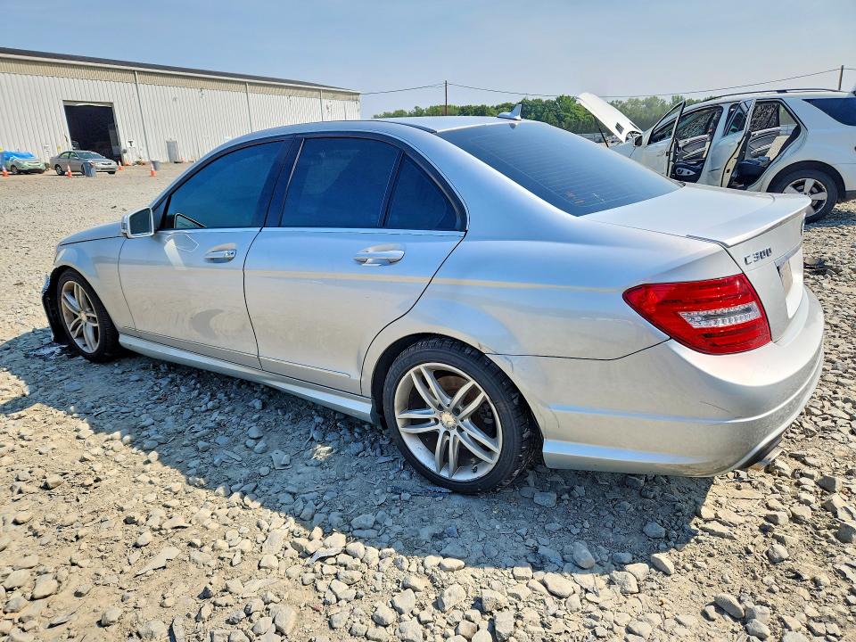 2014 Mercedes-benz C-klasse VIN WDDGF8ABXEA957772 COPART salvage auction — WATER/FLOOD, Nj - Cert Of Title-Salvage Flood, sold $1,275 on 2026-08-08 (photo 2)