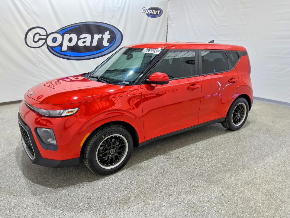 2020 Kia Soul VIN KNDJ23AU6L7069272 COPART salvage auction — MINOR DENT/SCRATCHES, CA - CERTIFICATE OF TITLE, sold $100 on 2026-07-28 (photo 1)