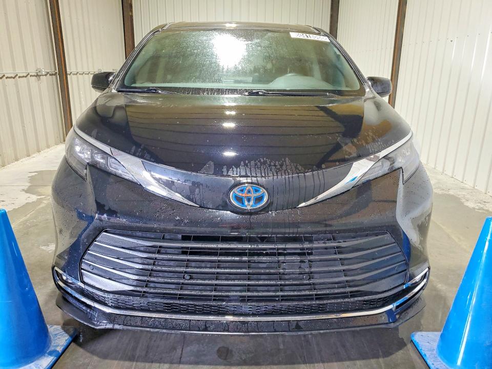 2024 Toyota Sienna VIN 5TDYRKEC9RS191533 COPART salvage auction — SIDE, Tn - Certificate Of Title, sold $13,300 on 2026-07-30 (photo 5)