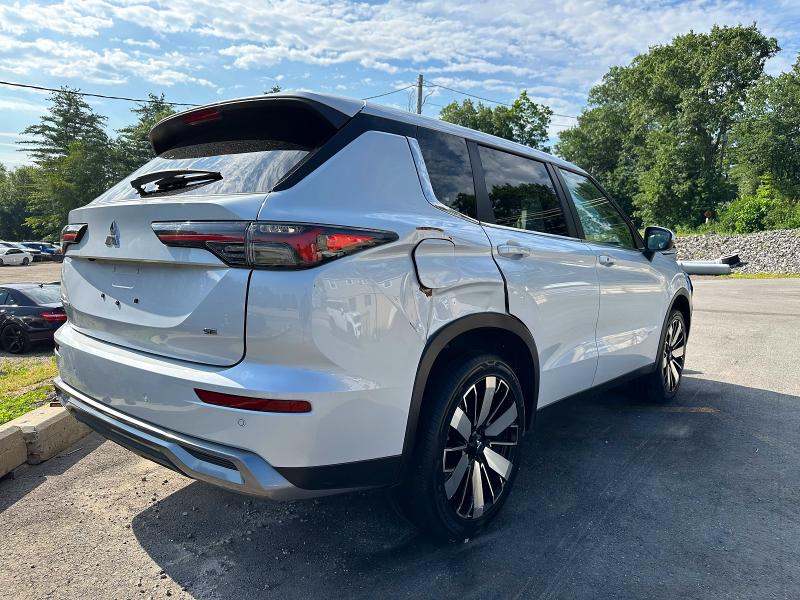 2025 Mitsubishi Outlander VIN JA4J3VA84SZ015610 COPART salvage auction — FRONT END, Fl - Certificate Of Destruction, sold $15,100 on 2026-07-29 (photo 3)