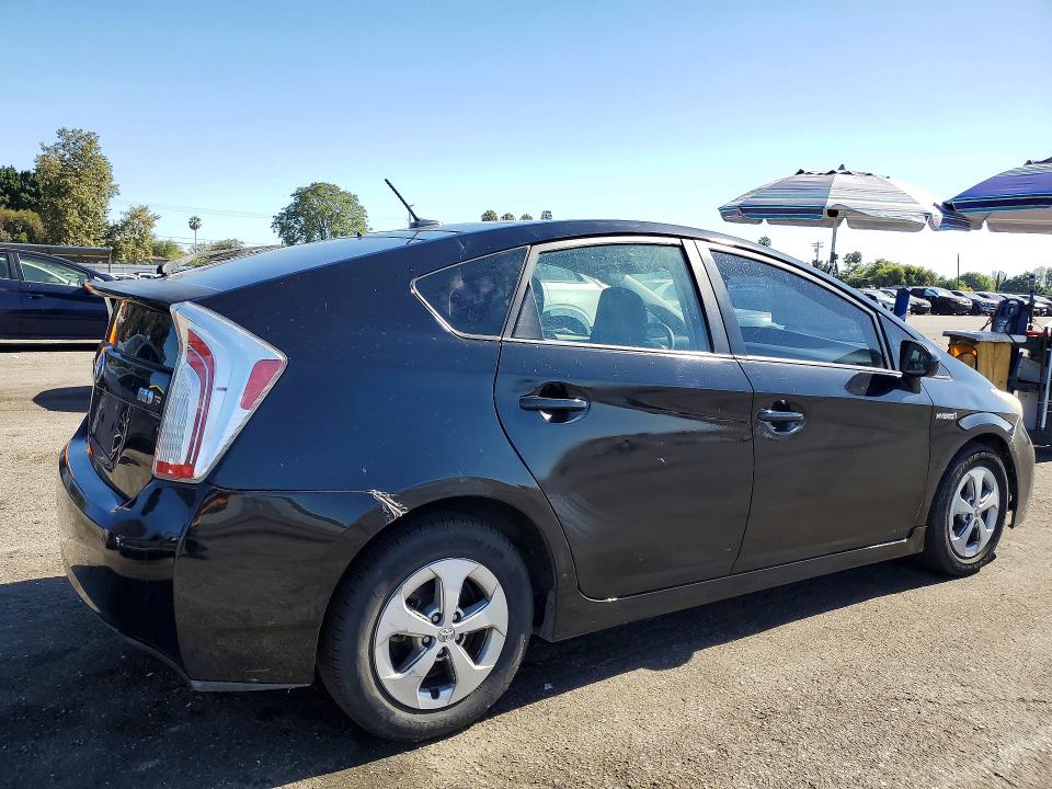 2013 Toyota Prius VIN JTDKN3DU4D1715081 COPART salvage auction — MINOR DENT/SCRATCHES, CA - CERT OF TITLE-SALVAGED, sold $1,250 on 2026-07-31 (photo 3)