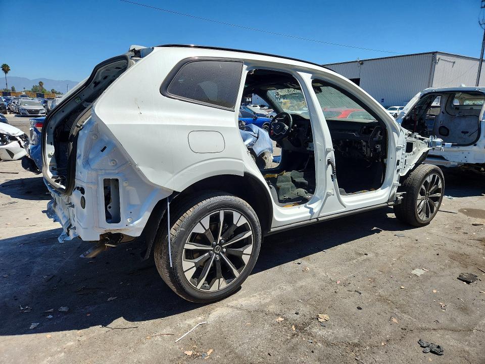 2026 Volvo Xc60 VIN YV4M12RC4T1297163 COPART salvage auction — STRIPPED, Ca - Certificate Of Title, sold $100 on 2026-08-06 (photo 3)