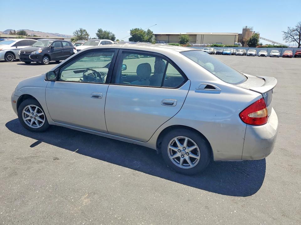 2001 Toyota Prius VIN JT2BK12U310006877 COPART salvage auction — MINOR DENT/SCRATCHES, CA - DIS/DLR/EXP ONLY CLEAN TITLE, sold $500 on 2026-07-28 (photo 2)