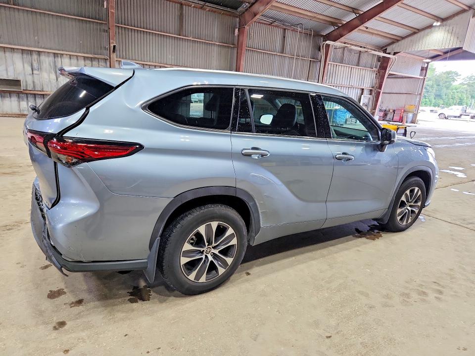 2021 Toyota Highlander VIN 5TDGZRAH2MS074665 COPART salvage auction — REAR END, La - Cert Of Title-Salvage, sold $1,750 on 2026-07-21 (photo 3)