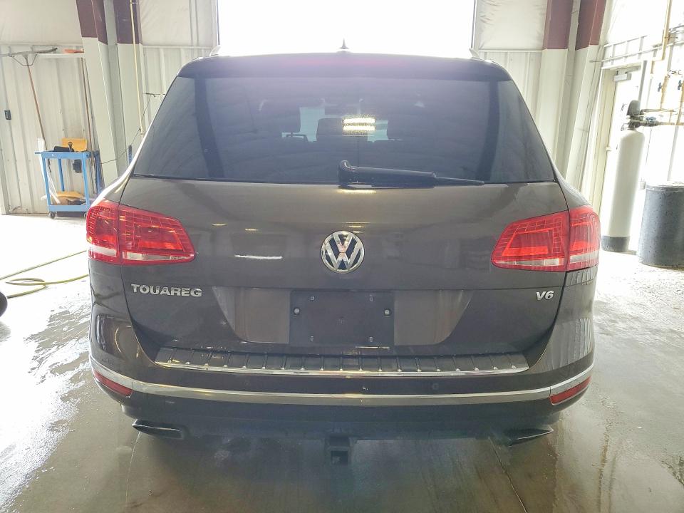 2015 Volkswagen Touareg VIN WVGEF9BP8FD006824 COPART salvage auction — FRONT END, MN - CERTIFICATE OF TITLE (P), sold $1,000 on 2026-07-29 (photo 6)