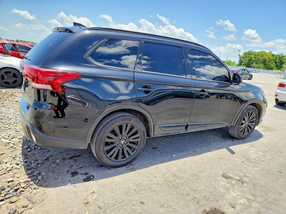 2020 Mitsubishi Outlander VIN JA4AD3A37LZ028312 COPART salvage auction — MINOR DENT/SCRATCHES, FL - CERTIFICATE OF TITLE (P), sold $5,200 on 2026-07-28 (photo 3)