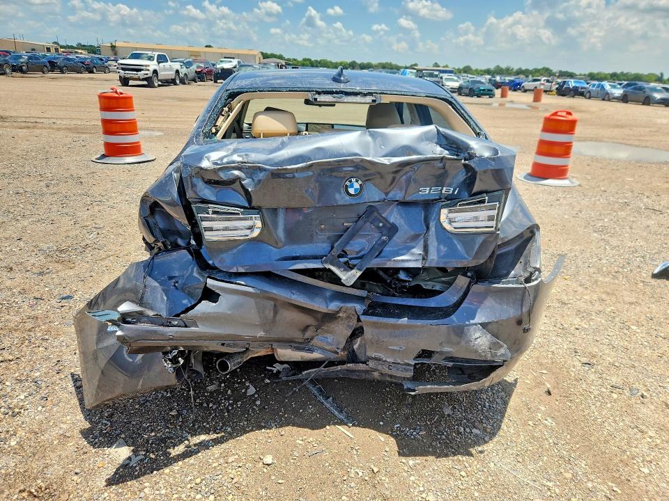 2013 BMW 3er VIN WBA3A5C56DF355611 COPART salvage auction — REAR END, Tx - Salvage Vehicle Title, sold $900 on 2026-08-17 (photo 6)