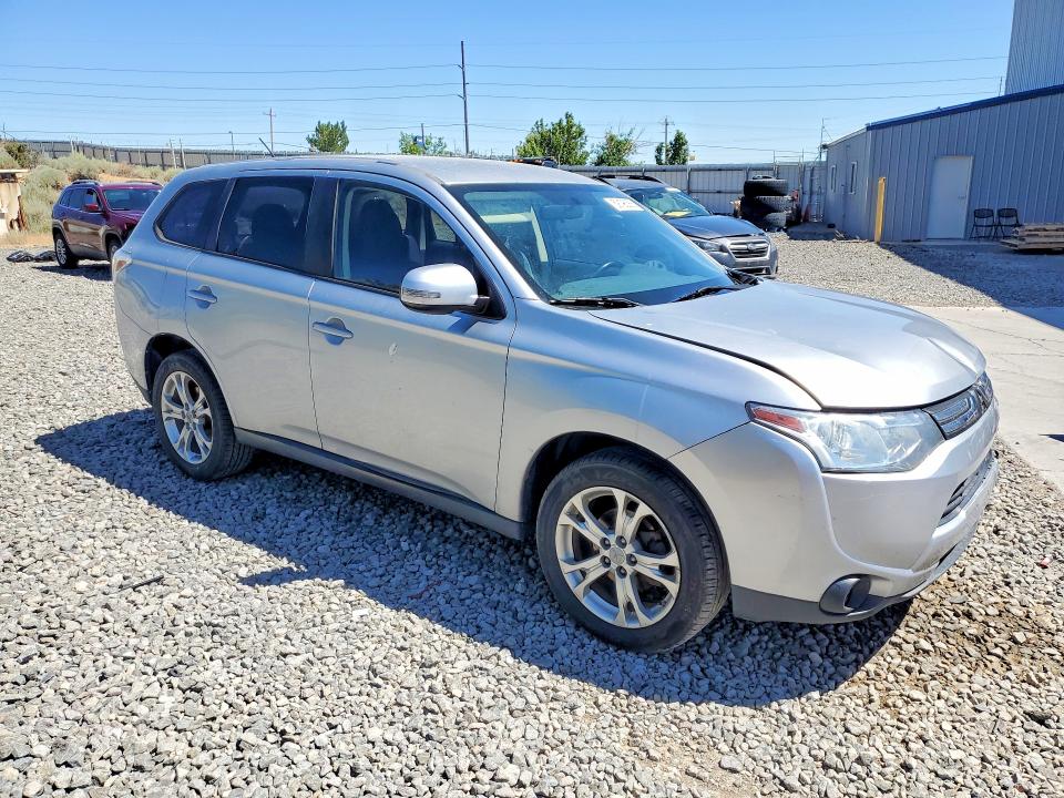 2014 Mitsubishi Outlander VIN JA4AZ3A37EZ015662 COPART salvage auction — SIDE, Salvage Title, sold $550 on 2026-07-16 (photo 4)
