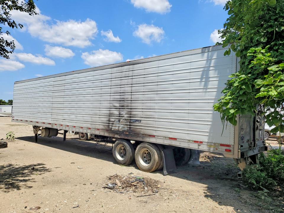 2016 Utility Vs2ra VIN 1UYVS2536GU737061 COPART salvage auction — BURN, ME - SALVAGE FIRE DAMAGE (P), sold $3,650 on 2026-09-04 (photo 2)