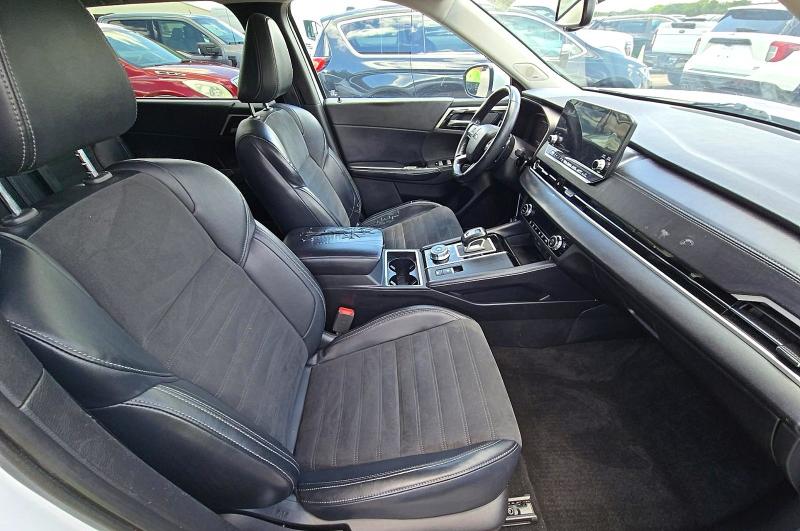 2024 Mitsubishi Outlander VIN JA4J3VA81RZ021066 COPART salvage auction — NORMAL WEAR, Tx - Certificate Of Title (P), sold $11,300 on 2026-07-29 (photo 5)