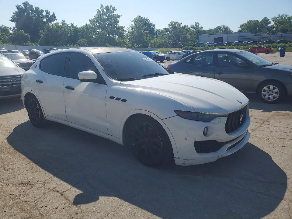 2017 Maserati Levante VIN ZN661XUA9HX257839 COPART salvage auction — NORMAL WEAR, MO - CERT OF TITLE-REPOSSESSED (P), sold $2,050 on 2026-07-24 (photo 4)
