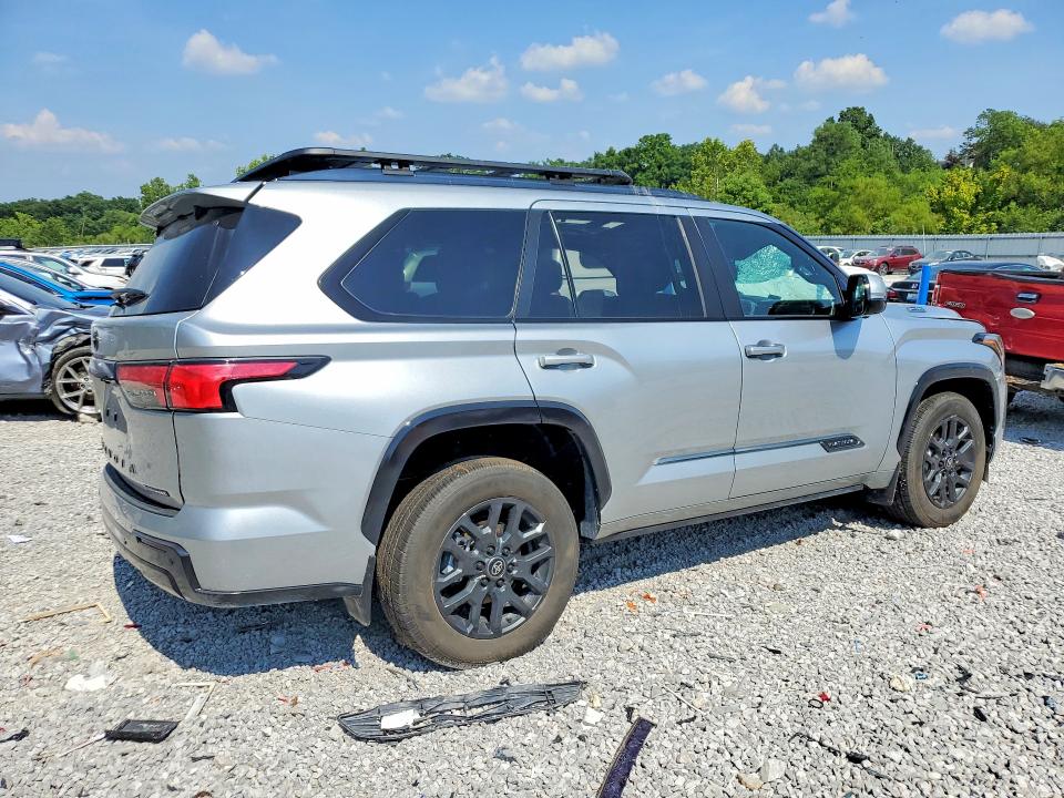 2026 Toyota Sequoia VIN 7SVAAABA4TX095256 COPART salvage auction — ROLLOVER, Oh - Cert Of Title-Salvage, sold $39,000 on 2026-10-09 (photo 3)