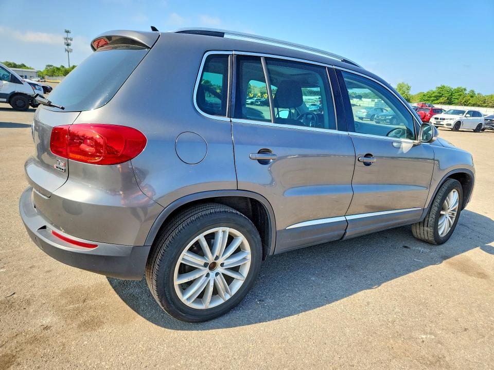 2016 Volkswagen Tiguan VIN WVGBV7AX0GW507501 COPART salvage auction — MINOR DENT/SCRATCHES, Ny - Certificate Of Title, sold $3,200 on 2026-07-15 (photo 3)