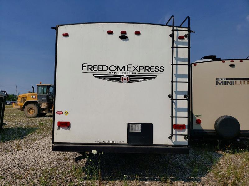 2020 Coach Freedom VIN 5ZT2FEXB9LW010022 COPART salvage auction — UNDERCARRIAGE, ON - PERMIT NO BRAND - UNFIT, sold $3,250 on 2026-07-28 (photo 6)