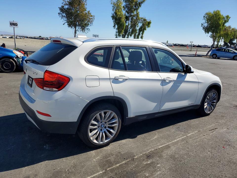 2015 BMW X1 VIN WBAVM1C58FV314463 COPART salvage auction — SIDE, CA - SALVAGE CERTIFICATE, sold $2,500 on 2026-08-03 (photo 3)