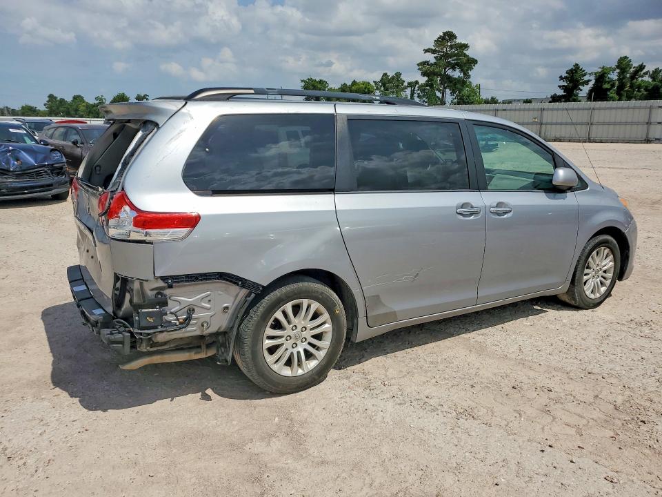 2013 Toyota Sienna VIN 5TDYK3DC9DS394118 COPART salvage auction — REAR END, Tx - Salvage Vehicle Title, sold $1,550 on 2026-07-17 (photo 3)