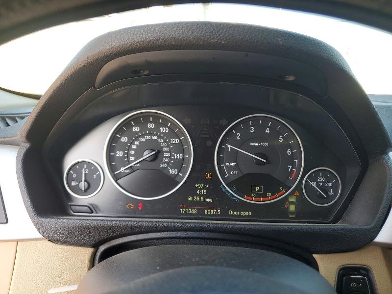 2013 BMW 3er VIN WBA3A5G55DNP24703 COPART salvage auction — NORMAL WEAR, In - Certificate Of Title, sold $650 on 2026-07-20 (photo 9)