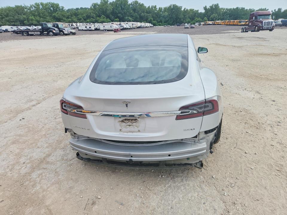 2018 Tesla Model s VIN 5YJSA1E25JF268342 COPART salvage auction — REAR END, KS - DEALER ONLY CLEAN TITLE, sold $4,750 on 2026-07-28 (photo 6)