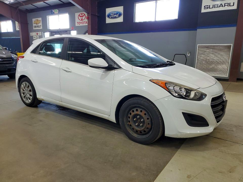 2016 Hyundai Elantra VIN KMHD35LH1GU303701 COPART salvage auction — MINOR DENT/SCRATCHES, MA - CERTIFICATE OF TITLE (P), sold $2,600 on 2026-07-27 (photo 4)