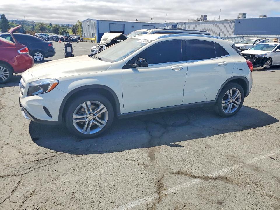 2015 Mercedes-benz VIN WDCTG4GB1FJ163602 COPART salvage auction — MINOR DENT/SCRATCHES, Wv - Dis/Dlr/Exp Only Clean Title (P), sold $1,850 on 2026-08-07 (photo 1)
