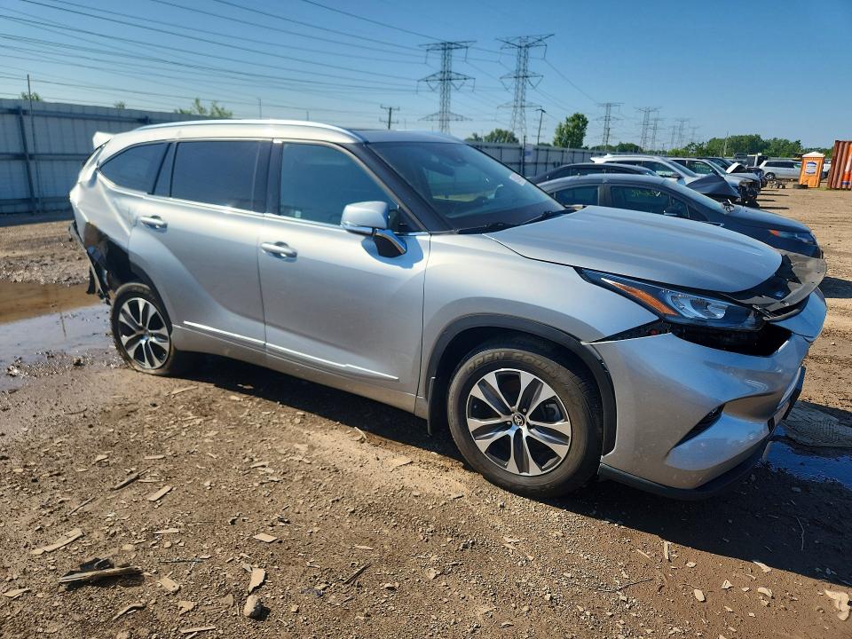 2020 Toyota Highlander VIN 5TDHZRBH5LS502858 COPART salvage auction — REAR END, IL - SALVAGE CERTIFICATE, sold $4,600 on 2026-07-28 (photo 4)