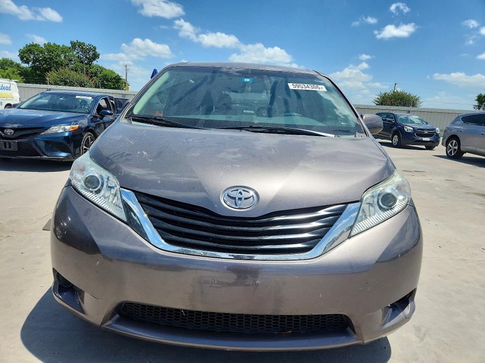 2014 Toyota VIN 5TDKK3DC6ES424554 COPART salvage auction — WATER/FLOOD, Tx - Salvage Title-Flood Damage, sold $1,250 on 2026-07-20 (photo 5)