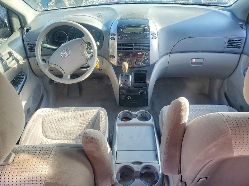 2009 Toyota Sienna VIN 5TDZK23C59S238018 COPART salvage auction — FRONT END, FL - CERT OF TITLE SLVG REBUILDABLE, sold $925 on 2026-07-31 (photo 8)