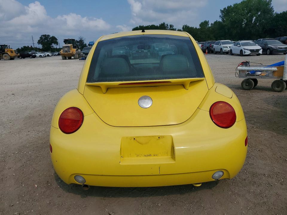 2002 Volkswagen Beetle VIN 3VWCB21CX2M450375 COPART salvage auction — NORMAL WEAR, Ia - Certificate Of Title, sold $950 on 2026-07-31 (photo 6)