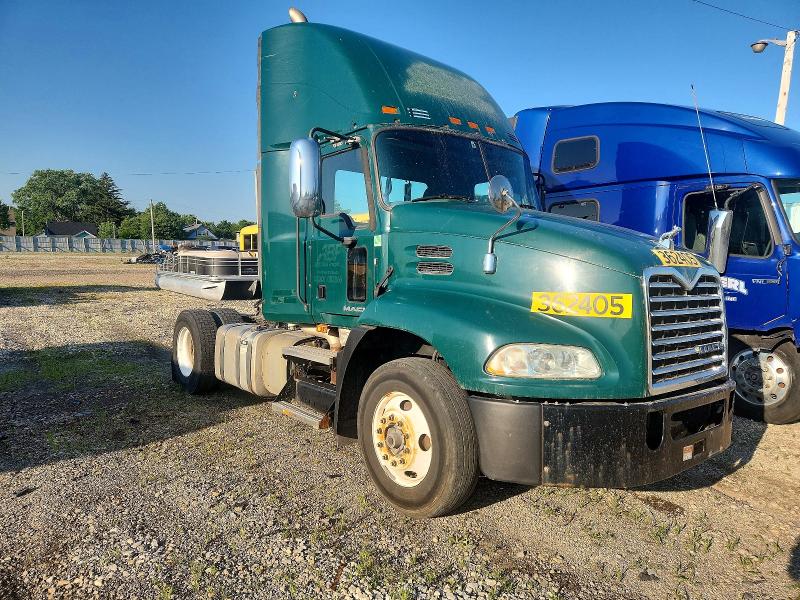 2017 Mack Cxu612 VIN 1M1AW01XXHM009713 COPART salvage auction — MINOR DENT/SCRATCHES, OK - CERTIFICATE OF TITLE (P), sold $1,450 on 2026-09-02 (photo 1)