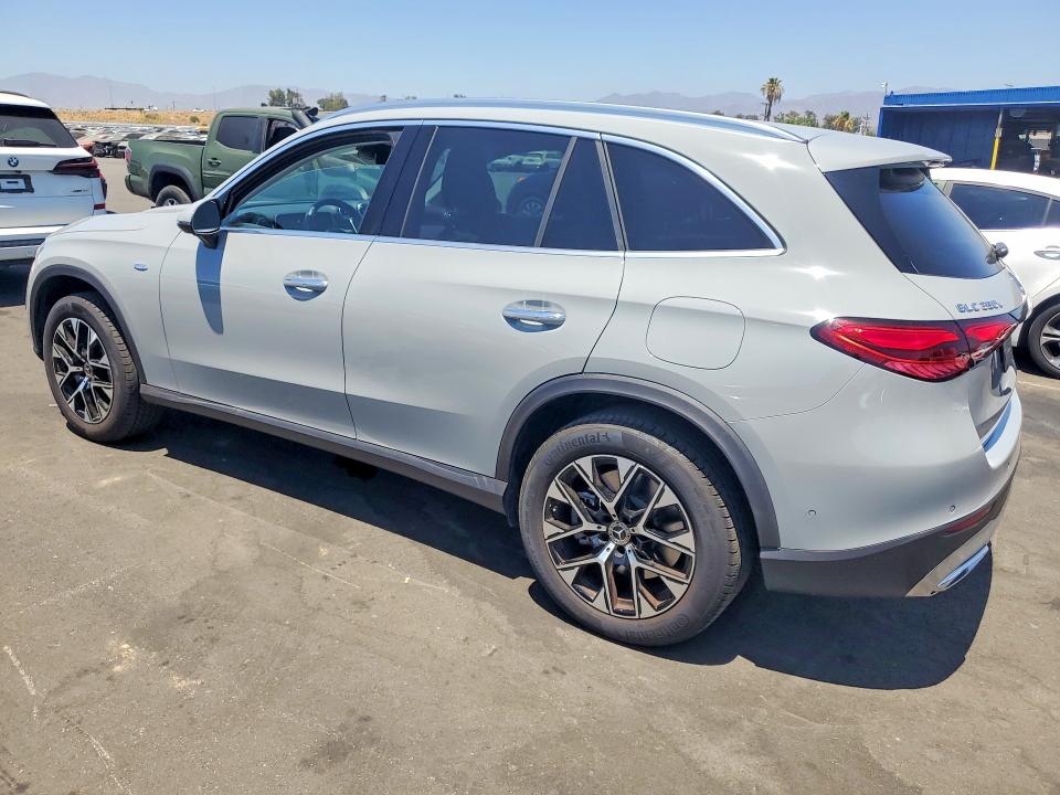2025 Mercedes-benz Glc VIN W1NKM5GB7SU096988 COPART salvage auction — MINOR DENT/SCRATCHES, CA - SALVAGE CERTIFICATE, sold $31,750 on 2026-07-15 (photo 2)