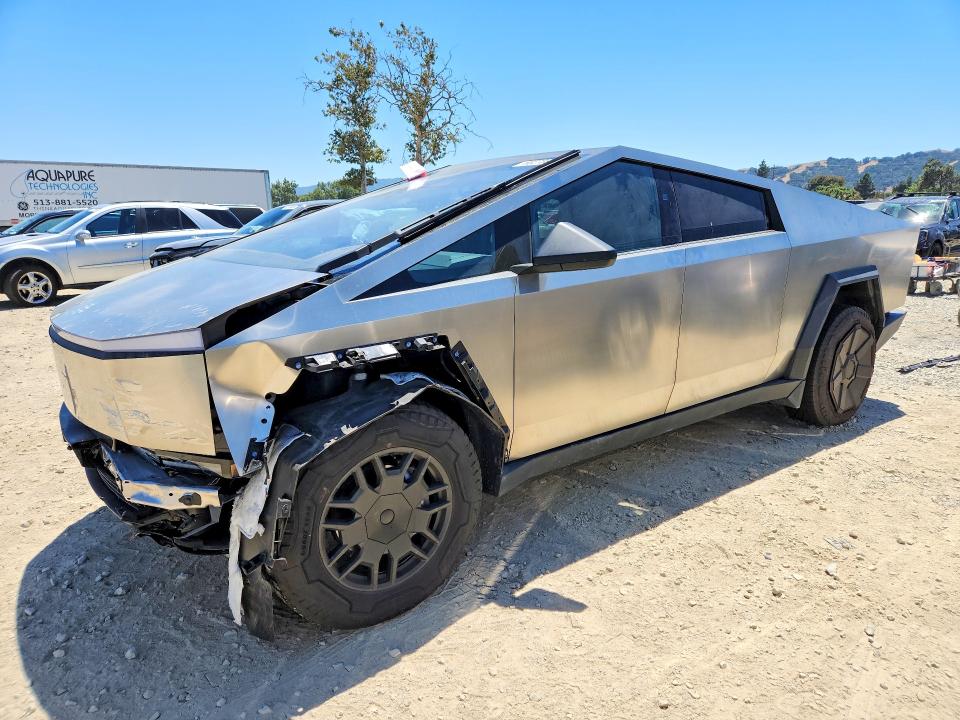 2024 Tesla Cybertruck VIN 7G2CEHED1RA022557 COPART salvage auction — FRONT END, Ca - Salvage Certificate, sold $16,600 on 2026-07-28 (photo 1)