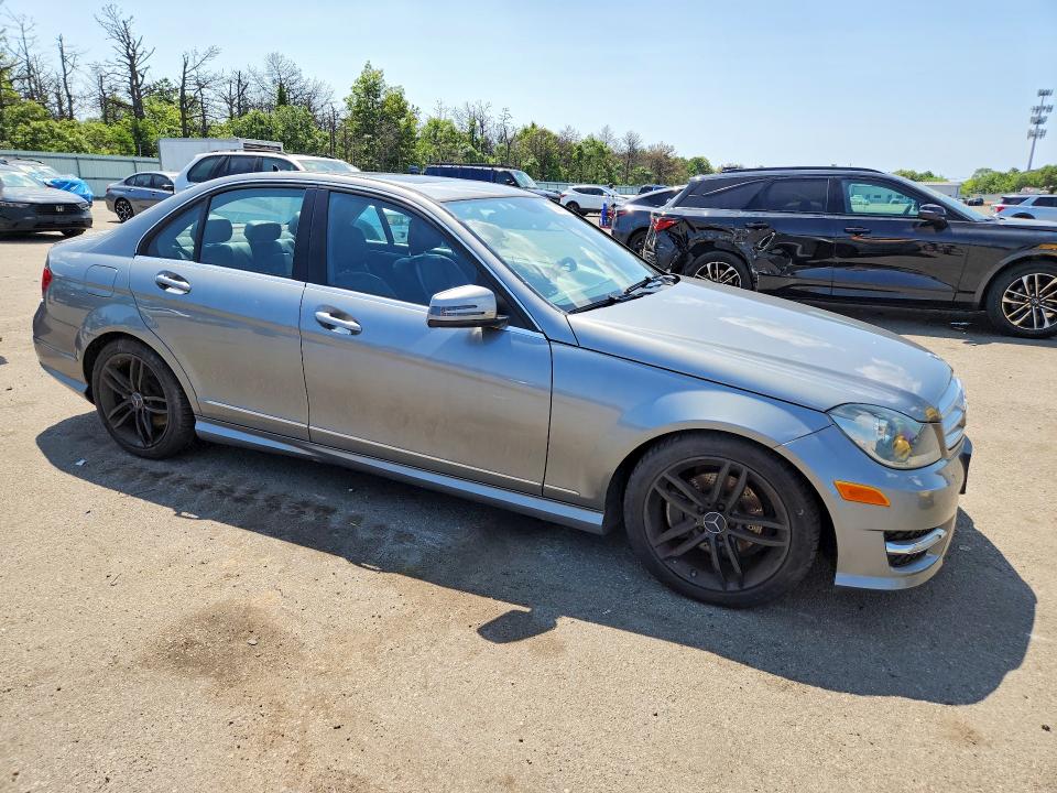 2012 Mercedes-benz VIN WDDGF8BB9CR196732 COPART salvage auction — MECHANICAL, NY - CERTIFICATE OF TITLE, sold $1,600 on 2026-08-04 (photo 4)