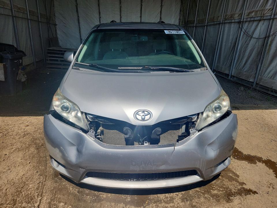 2017 Toyota Sienna VIN 5TDKZ3DC8HS863657 COPART salvage auction — MECHANICAL, ON - PERMIT NO BRAND - UNFIT (P), sold $1,950 on 2026-07-29 (photo 5)