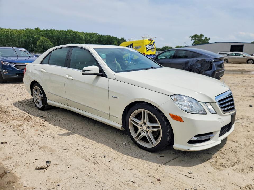 2012 Mercedes-benz E-klasse VIN WDDHF5KB6CA592358 COPART salvage auction — MINOR DENT/SCRATCHES, Va - Certificate Of Title, sold $3,108 on 2026-08-04 (photo 4)
