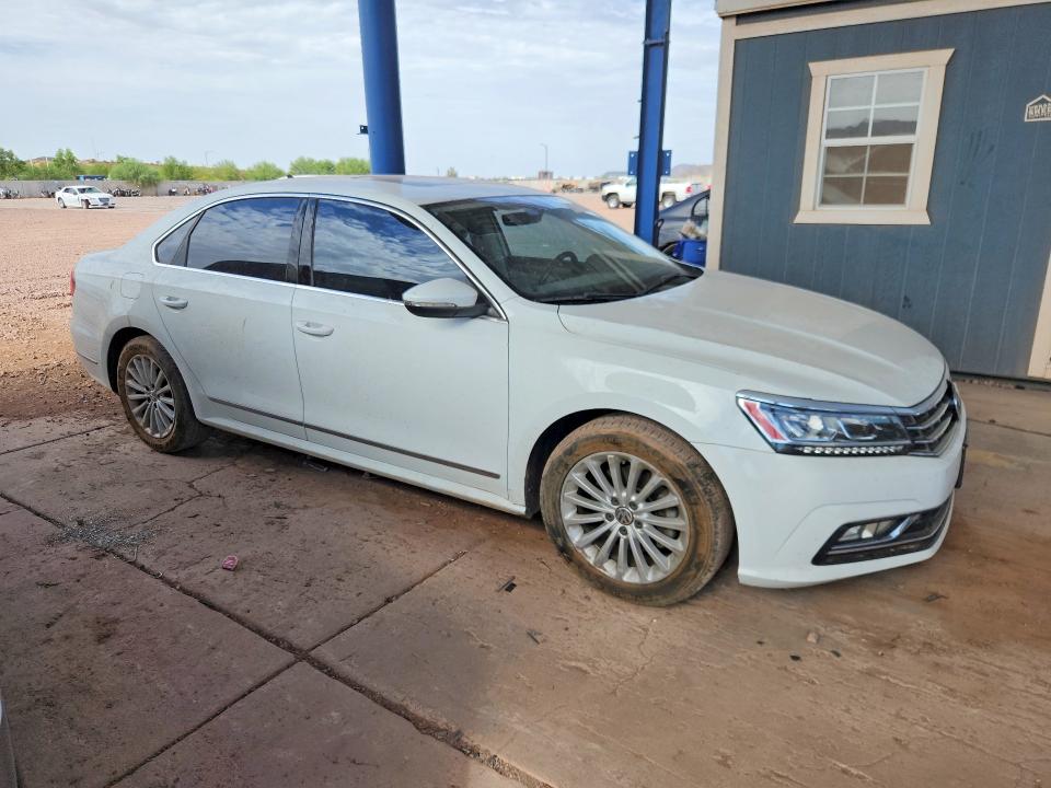 2016 Volkswagen Passat VIN 1VWBS7A36GC064876 COPART salvage auction — MINOR DENT/SCRATCHES, Salvage Title, sold $2,250 on 2026-07-23 (photo 4)