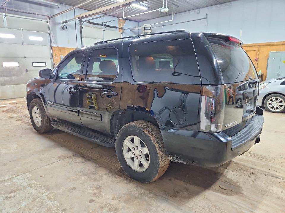 2014 Gmc Yukon VIN 1GKS2AE02ER113084 COPART salvage auction — NORMAL WEAR, Mi - Dealer Only Clean Title (P), sold $550 on 2026-07-08 (photo 2)
