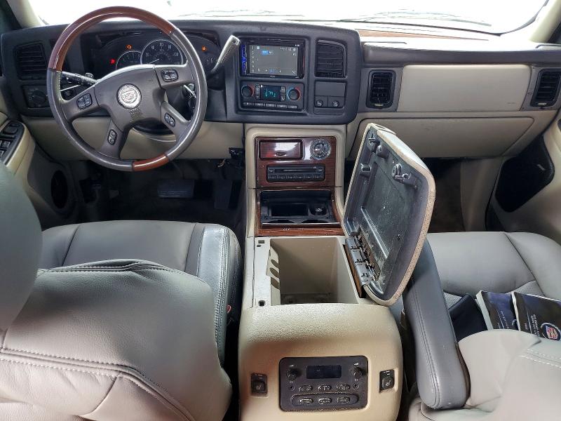 2004 Cadillac Escalade VIN 1GYEK63N34R265999 COPART salvage auction — MINOR DENT/SCRATCHES, FL - CERTIFICATE OF TITLE (P), sold $475 on 2026-07-29 (photo 8)