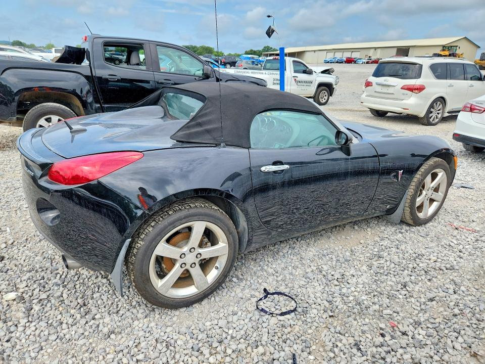 2008 Pontiac Solstice VIN 1G2MB35B18Y105767 COPART salvage auction — NORMAL WEAR, TN - CERTIFICATE OF TITLE, sold $2,250 on 2026-07-09 (photo 3)