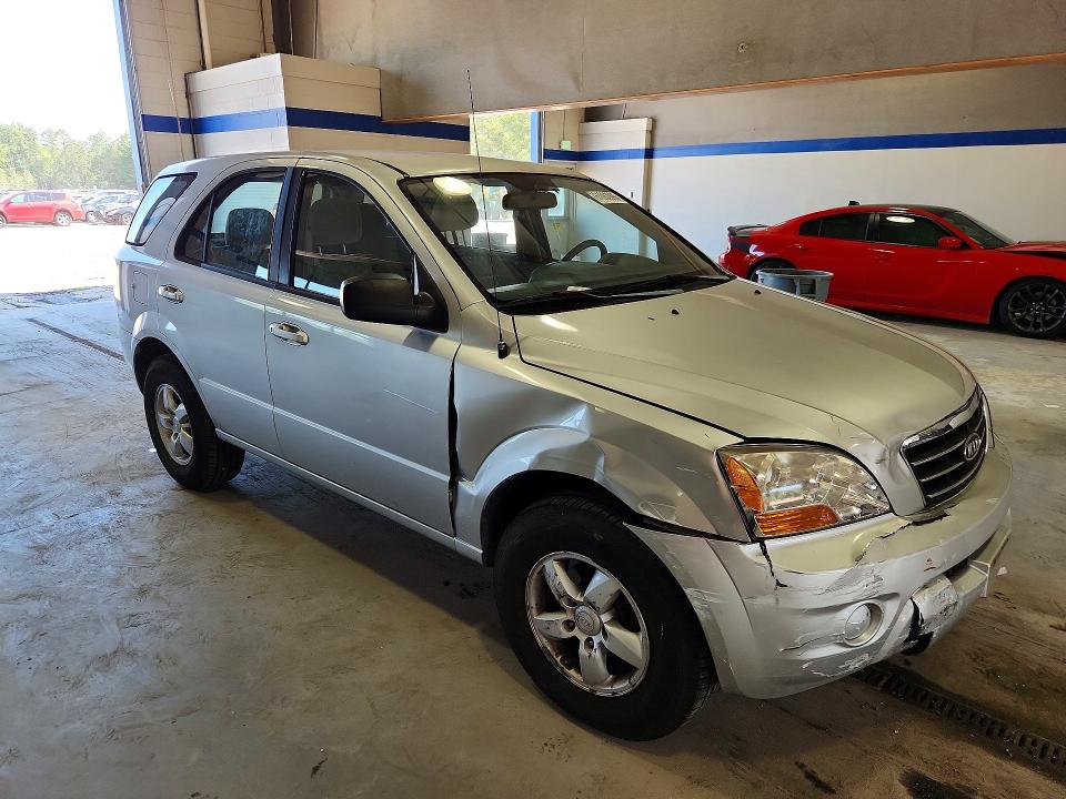 2008 Kia Sorento VIN KNDJD735085815581 COPART salvage auction — FRONT END, VA - CERT OF TITLE - SALVAGE, sold $450 on 2026-07-31 (photo 4)