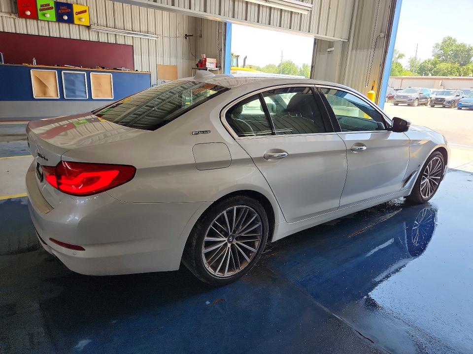 2018 BMW 5er VIN WBAJA9C59JB249025 COPART salvage auction — MINOR DENT/SCRATCHES, Wv - Certificate Of Title, sold $8,100 on 2026-07-20 (photo 3)