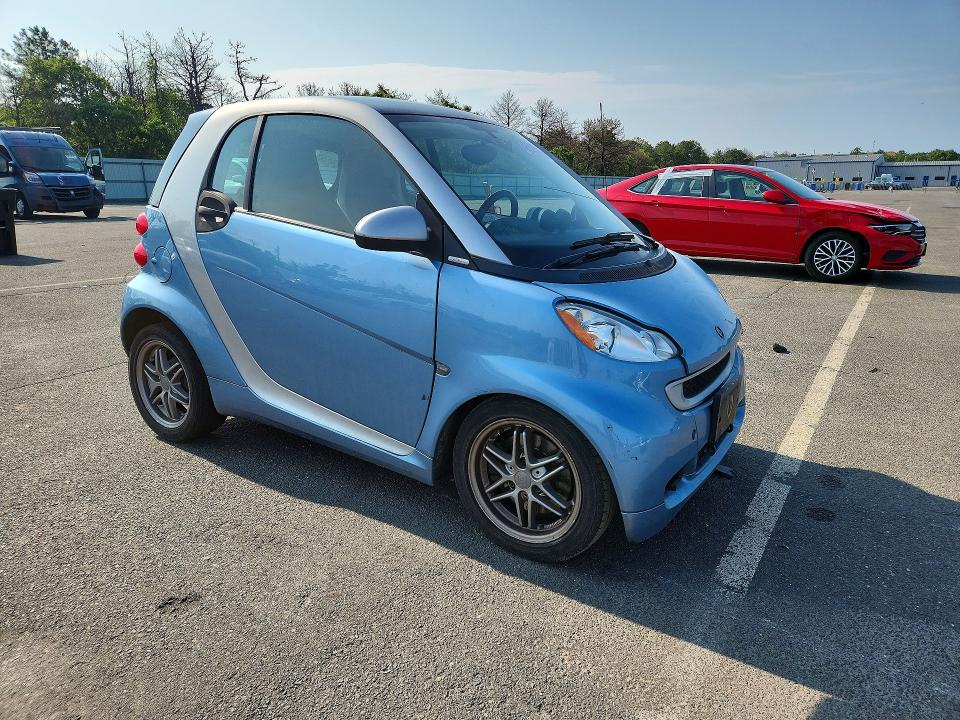 2011 Smart Fortwo VIN WMEEJ3BA6BK430165 COPART salvage auction — FRONT END, Ny - Mv-907A Salvage Certificate, sold $325 on 2026-07-22 (photo 4)