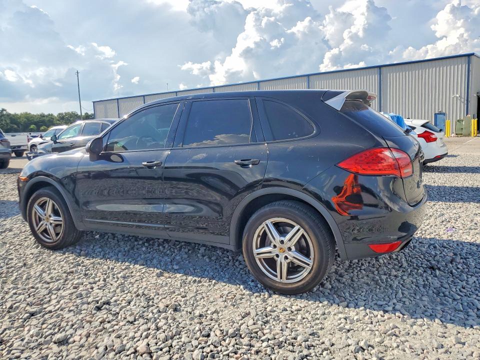 2014 Porsche Cayenne VIN WP1AA2A25ELA97424 COPART salvage auction — MINOR DENT/SCRATCHES, Salvage Title, sold $3,550 on 2026-07-24 (photo 2)