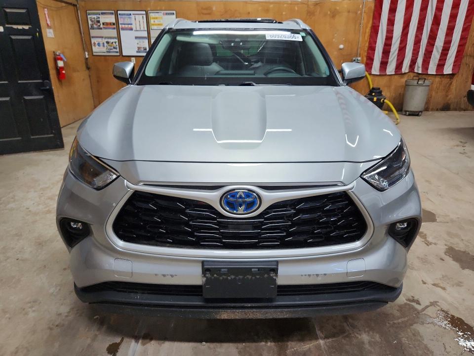 2022 Toyota Highlander VIN 5TDHBRCH4NS548574 COPART salvage auction — ROOF, Mi - Certificate Of Title, sold $6,700 on 2026-07-29 (photo 5)