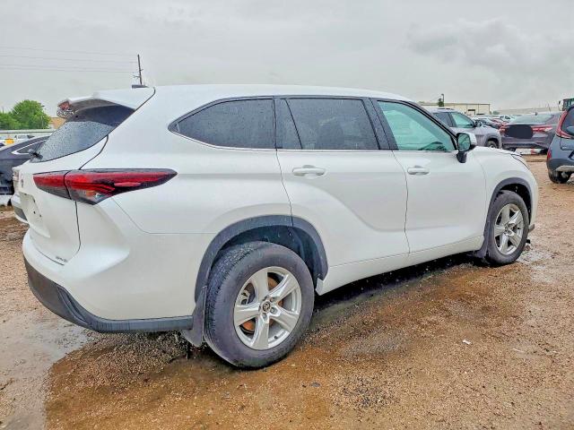 2025 Toyota Highlander VIN 5TDKDRBH7SS588158 COPART salvage auction — FRONT END, CA - CERTIFICATE OF TITLE, sold $4,600 on 2026-07-29 (photo 3)