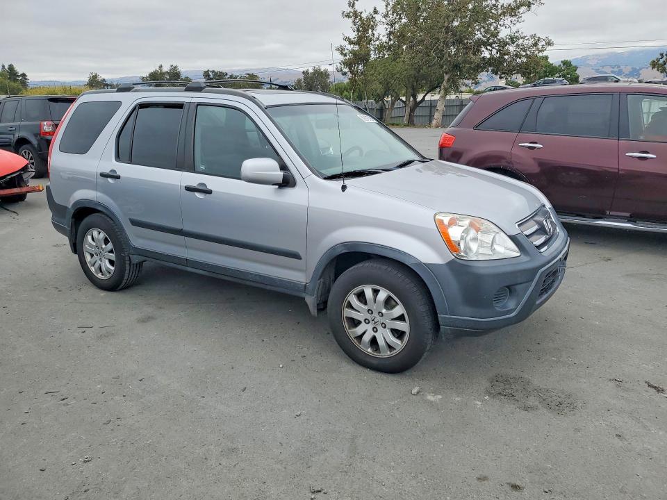 2005 Honda Cr-v VIN JHLRD78825C000654 COPART salvage auction — MINOR DENT/SCRATCHES, CA - DIS/DLR/EXP ONLY CLEAN TITLE, sold $1,300 on 2026-07-09 (photo 4)