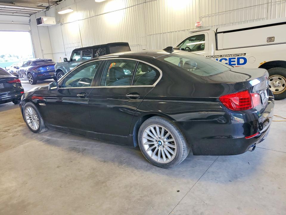 2013 BMW 5er VIN WBAFU7C56DDU71502 COPART salvage auction — MINOR DENT/SCRATCHES, Az - Certificate Of Title, sold $2,100 on 2026-07-28 (photo 2)