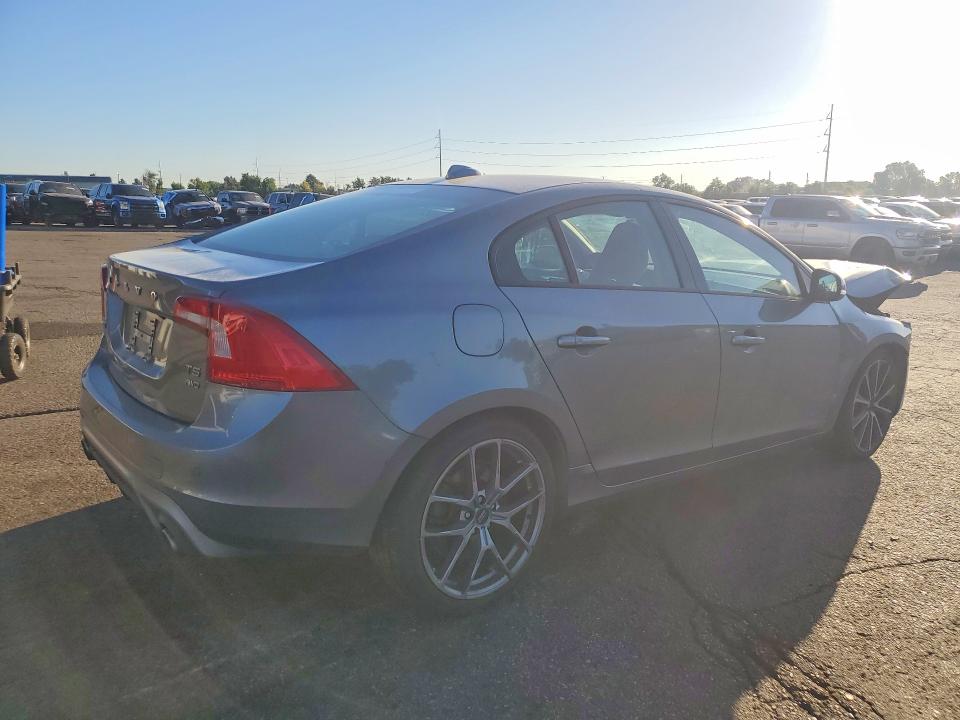 2018 Volvo S60 VIN YV140MTL1J2460637 COPART salvage auction — FRONT END, Co - Dis/Dlr/Exp Only Clean Title, sold $625 on 2026-08-11 (photo 3)