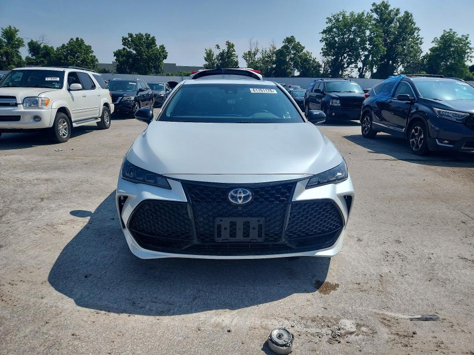 2019 Toyota Avalon VIN 4T1B21FB5KU002819 COPART salvage auction — REAR END, Mo - Salvage Certificate Of Title, sold $8,700 on 2026-08-14 (photo 5)
